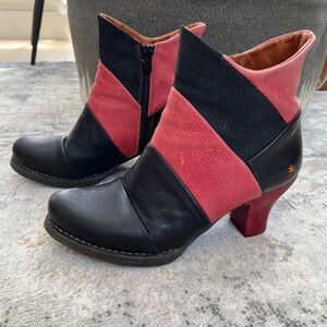 THE ART COMPANY Two Tone Colorblock Leather Ankle Boots Rubber Heel Made Spain